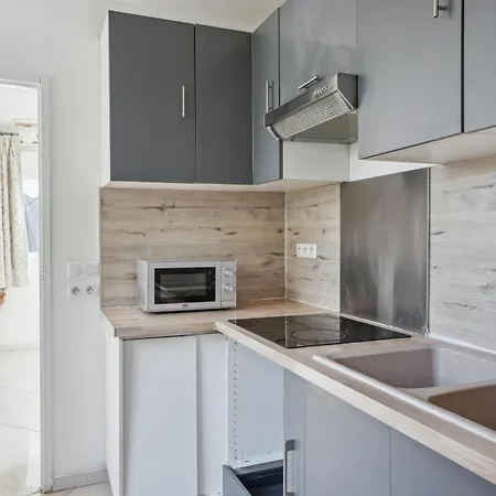 Chic Friendly And Spacious House