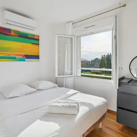 Chic Friendly And Spacious House Villejust
