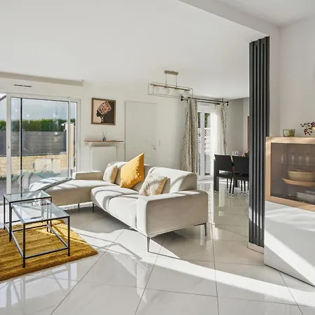 Chic Friendly And Spacious House * Villejust